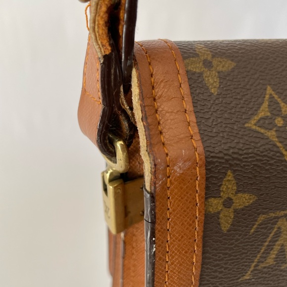 VNT Louis Vuitton Free Run Turnlock Purse - Picture 9 of 15